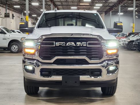 Used 2025 RAM 2500 Tradesman AWD/4WD image 2