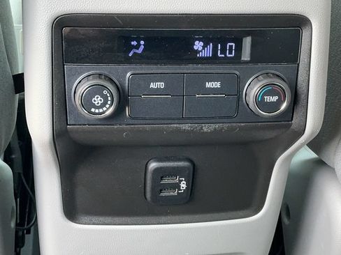 Used 2018 GMC Acadia SLE FWD image 15