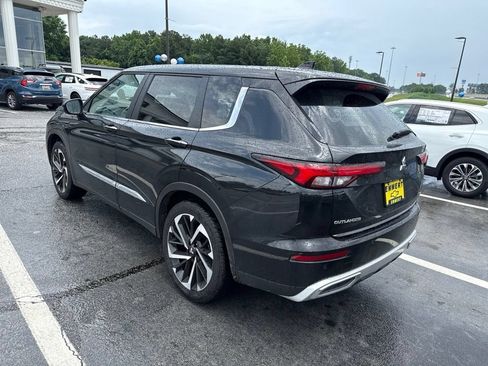 Used 2024 Mitsubishi Outlander SE AWD/4WD image 2