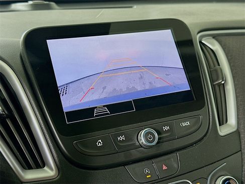 Used 2023 Chevrolet Malibu LT image 9