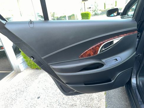 Used 2013 Buick LaCrosse Leather FWD image 18