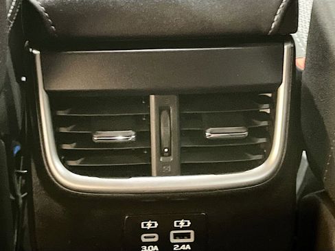 Used 2025 Subaru Outback Premium image 24