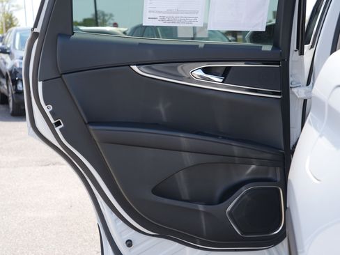Used 2023 Lincoln Nautilus Reserve AWD/4WD image 22
