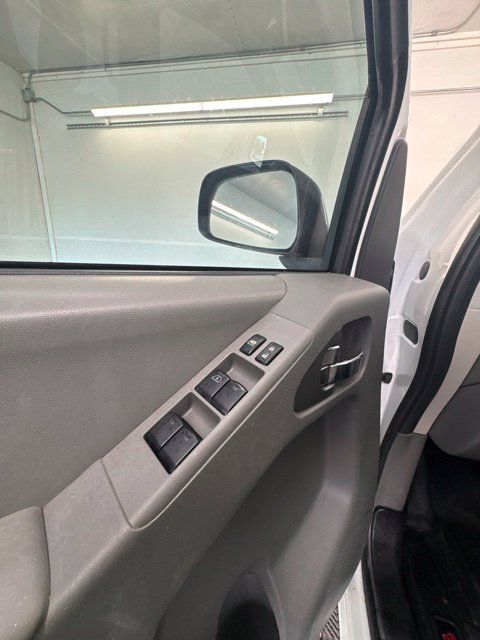 Used 2021 Nissan Frontier SV w/ Midnight Edition Floor Mats AWD/4WD image 4
