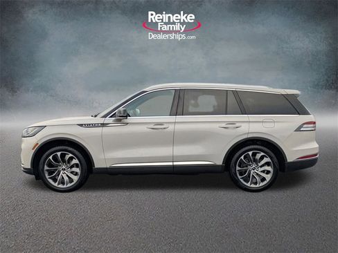 Used 2025 Lincoln Aviator Reserve image 9