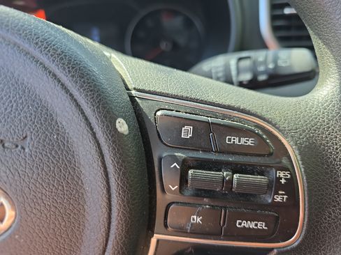 Used 2018 Kia Sportage LX AWD/4WD image 17