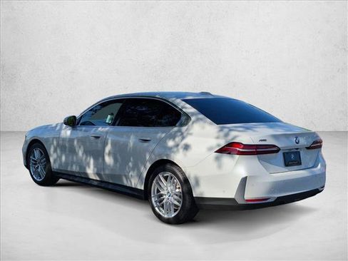 Used 2024 BMW 530i xDrive w/ Convenience Package AWD/4WD image 5