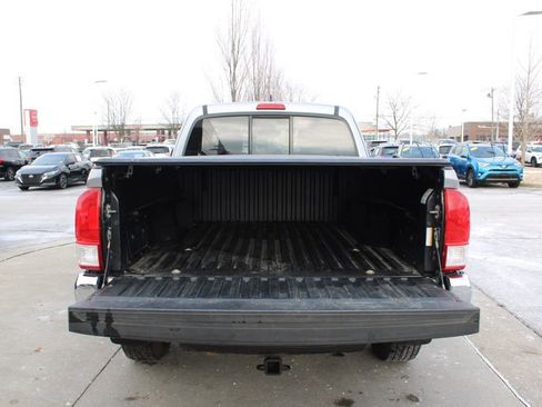 Used 2016 Toyota Tacoma SR5 image 10