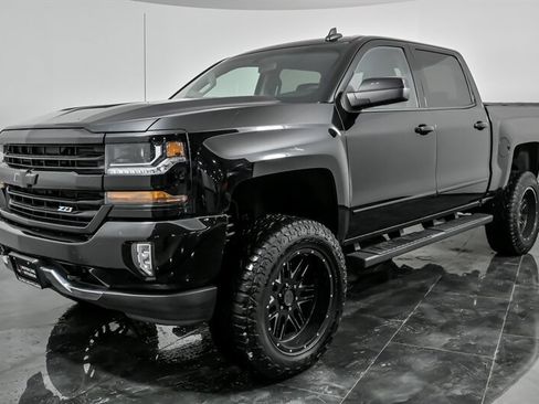 Used 2018 Chevrolet Silverado 1500 LT w/ All Star Edition image 5
