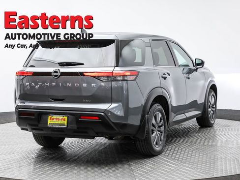 Used 2024 Nissan Pathfinder S AWD/4WD image 5