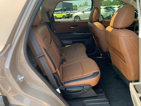 Certified 2024 Nissan Pathfinder Platinum w/ Cargo Package FWD image 30