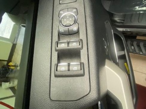 Used 2021 Ford F250 Lariat image 30