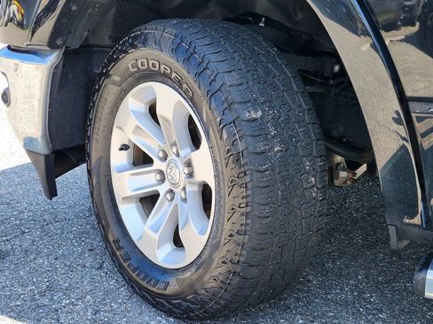 Used 2022 RAM 1500 Laramie AWD/4WD image 31