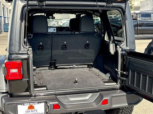 Used 2024 Jeep Wrangler Unlimited Rubicon image 24