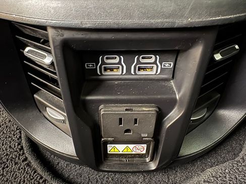 Used 2024 RAM 2500 Laramie w/ Safety Group AWD/4WD image 41