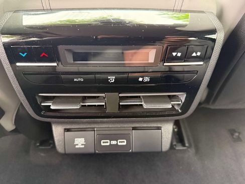Certified 2022 Acura MDX SH-AWD w/ Technology Package image 12