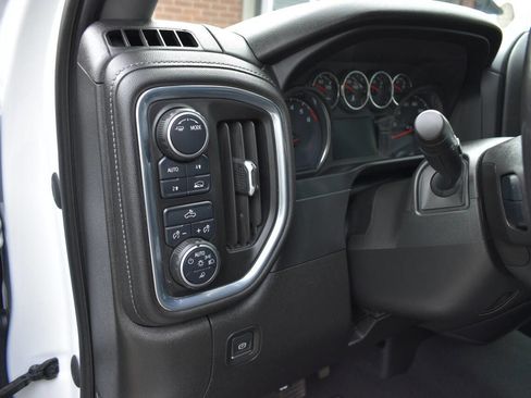 Used 2021 Chevrolet Silverado 1500 LT w/ Safety Package AWD/4WD image 18
