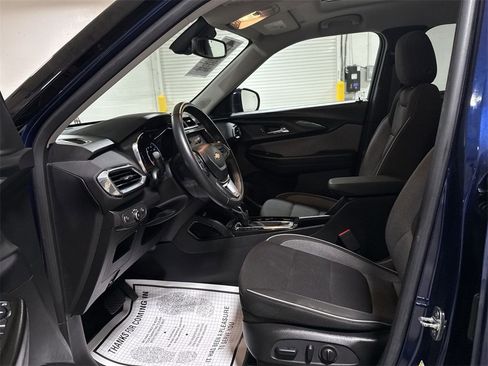 Used 2023 Chevrolet TrailBlazer LT w/ Sun and Liftgate Package image 19