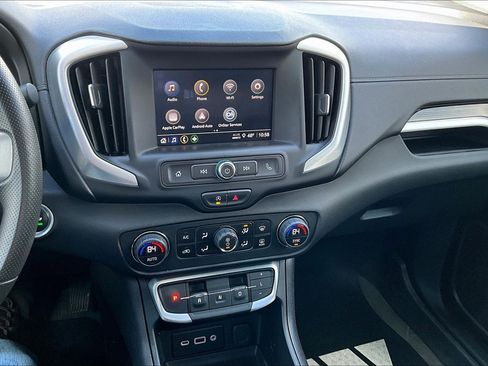 Used 2024 GMC Terrain SLE w/ Driver Convenience Package AWD/4WD image 15