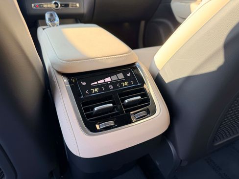 New 2026 Volvo XC90 B6 Plus w/ Protection Package Premier image 15