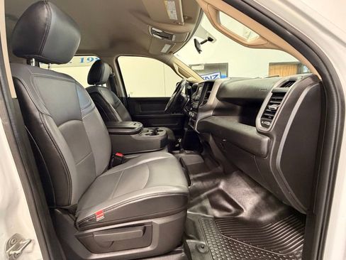 Used 2020 RAM 3500 Tradesman w/ Chrome Appearance Group image 15