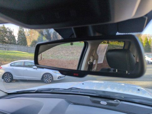 Used 2017 RAM 1500 Laramie image 25