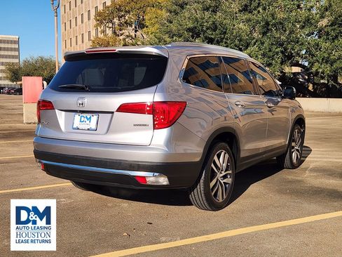 Used 2018 Honda Pilot Touring image 6