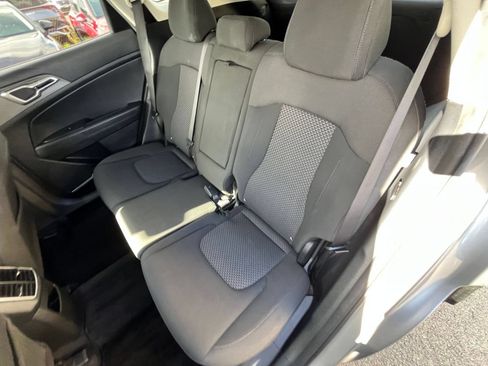 Used 2025 Kia Sportage LX FWD image 36