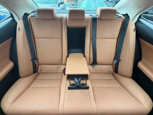 Used 2017 Lexus IS 300 AWD image 31