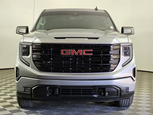 Used 2025 GMC Sierra 1500 Elevation image 2