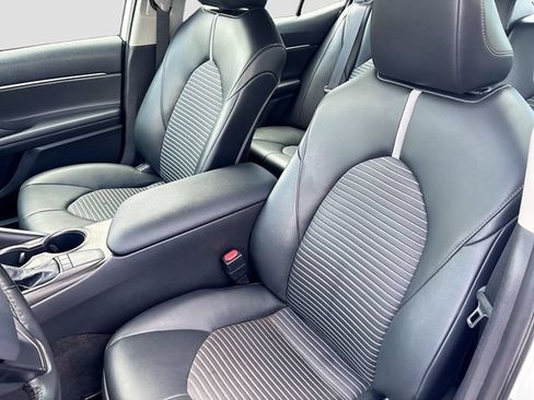 Used 2022 Toyota Camry SE FWD image 20