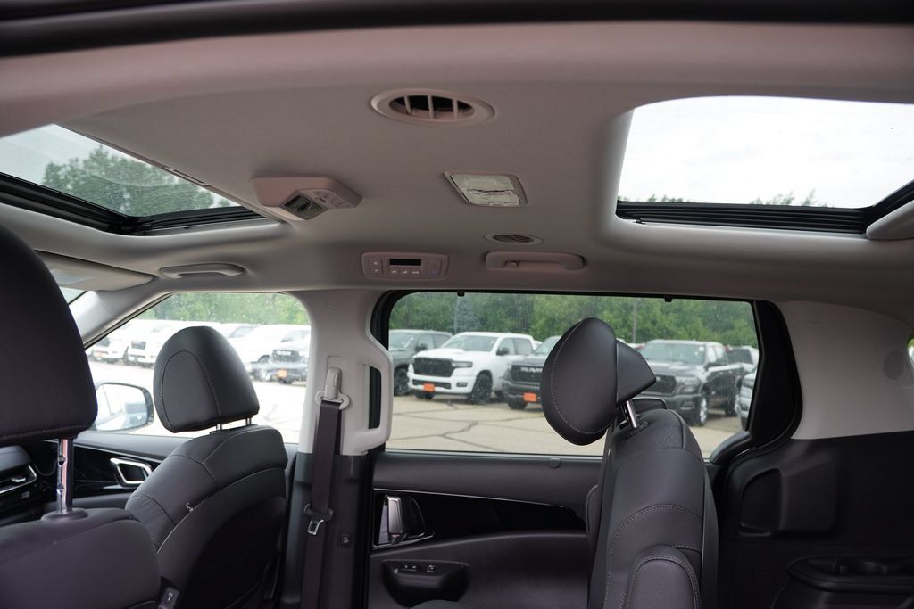 New 2026 Kia Carnival SX Prestige FWD image 13