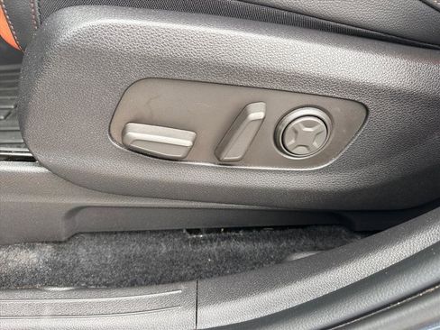 Used 2025 Kia Carnival SX Prestige image 16