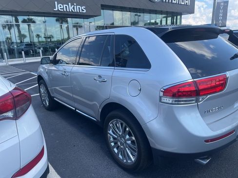 Used 2013 Lincoln MKX FWD image 6