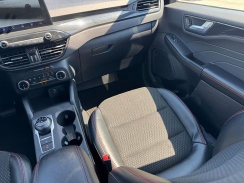 Used 2025 Ford Escape ST-Line AWD/4WD image 15