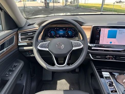 New 2026 Volkswagen Atlas SE FWD image 12