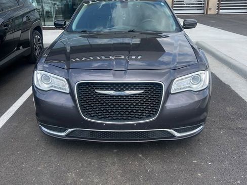 Used 2015 Chrysler 300 Limited RWD image 2