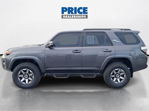 Used 2021 Toyota 4Runner TRD Off-Road Premium w/ Moonroof Package AWD/4WD image 9