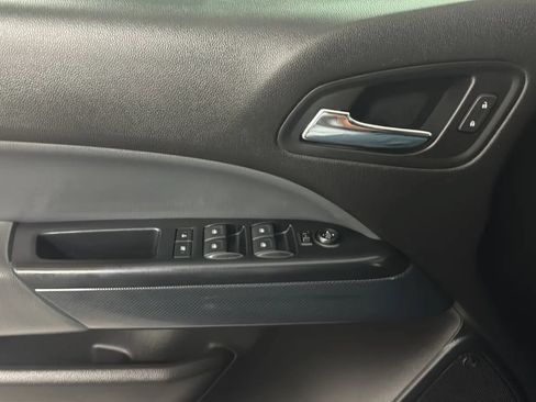 Used 2017 Chevrolet Colorado Z71 AWD/4WD image 16