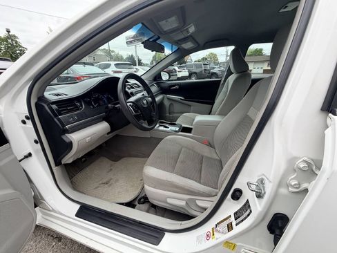 Used 2012 Toyota Camry LE FWD image 27