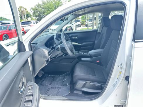 Used 2023 Honda HR-V LX image 2