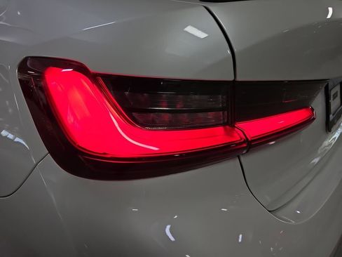 Used 2023 BMW 330i Sedan w/ M Sport Package RWD image 32