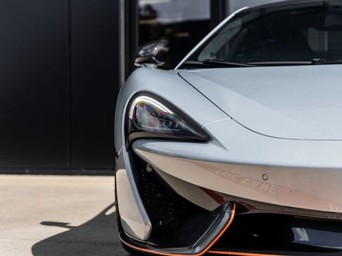 Used 2016 McLaren 570S Coupe RWD image 24
