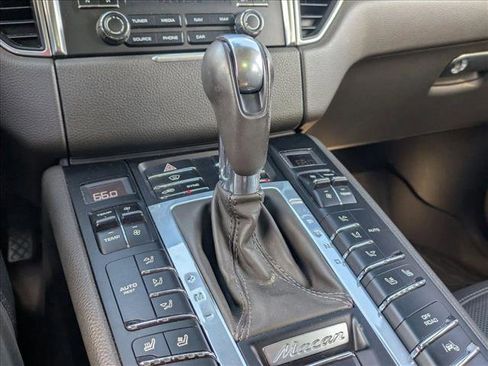 Used 2018 Porsche Macan S image 10