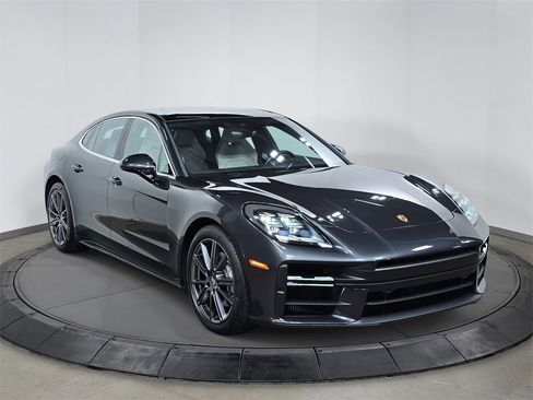 Certified 2024 Porsche Panamera image 9