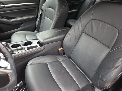 Used 2024 Nissan Altima 2.5 SR w/ SR Premium Package FWD image 12