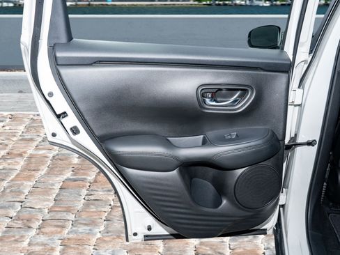 Used 2023 Honda HR-V LX image 11