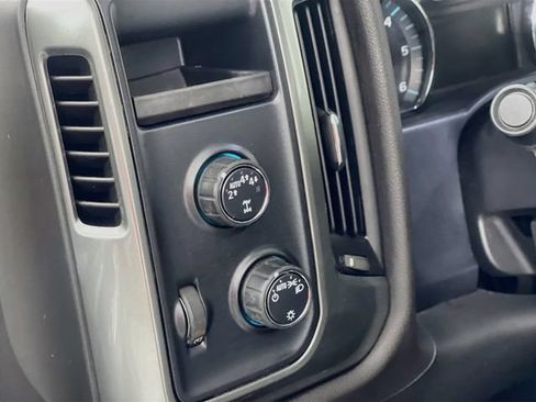 Used 2018 Chevrolet Silverado 1500 LT AWD/4WD image 11