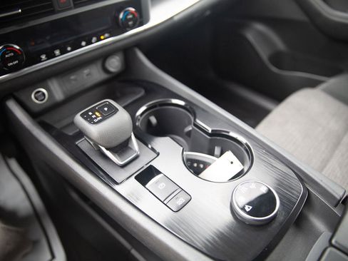 Used 2023 Nissan Rogue SV image 15