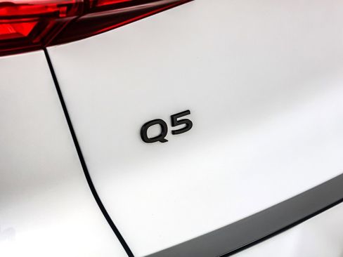 New 2025 Audi Q5 Premium image 9